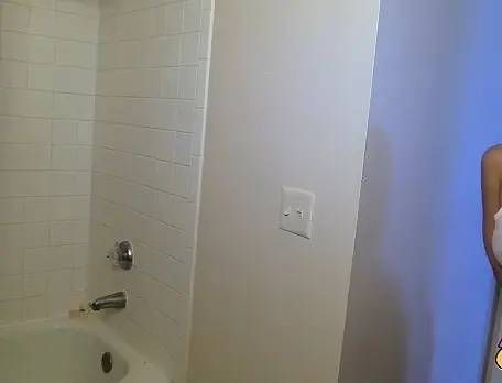 Poster: Shower Time Voyeur Poster: Shower Time Voyeur